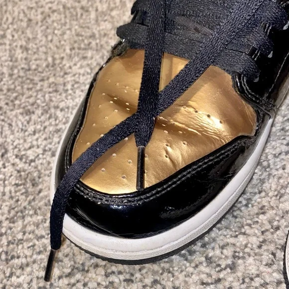 ~Air Jordan 1 Gold Toe~ Size 11 - Picture 7 of 9